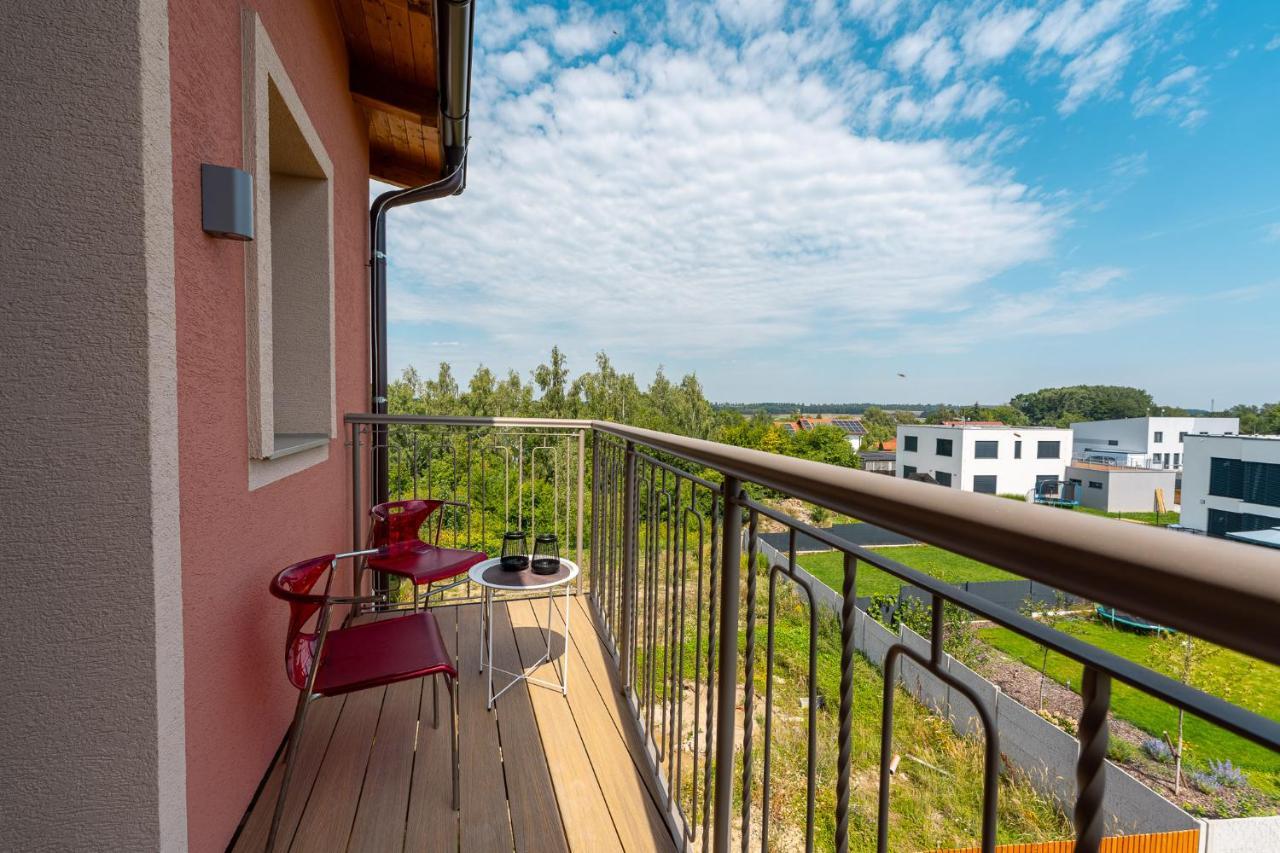 Laskara Garden Apartment By Prague Forest Nove Jirny Exterior photo