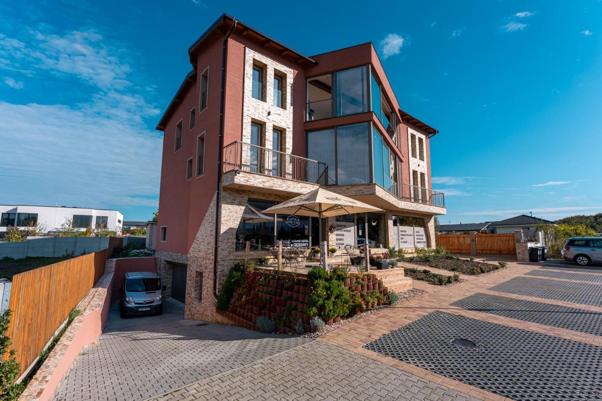Laskara Garden Apartment By Prague Forest Nove Jirny Exterior photo